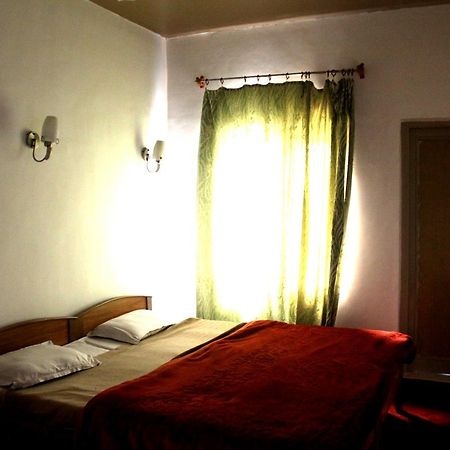 Butterfly Hotel Srīnagar Exterior foto